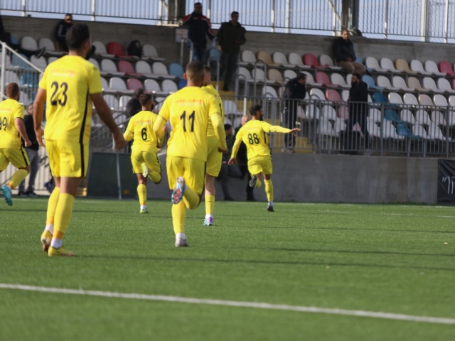 משחק צמרת. שחקני אום אל פחם (דאפר מחאמיד)